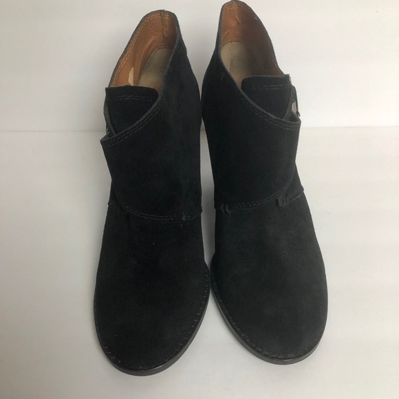 Lucky Brand | Mickie Buckle Black Ankle Boots - Picture 3 of 8